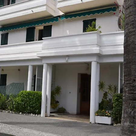 Appartement In Juan-les-pins Near Sandy Beaches Antibes