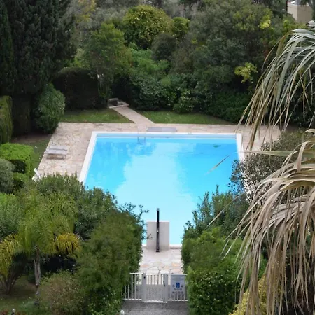 In Juan-les-pins Near Sandy Beaches Antibes