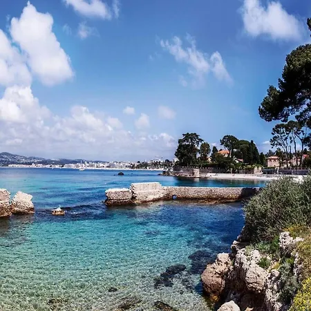 In Juan-les-pins Near Sandy Beaches * Antibes