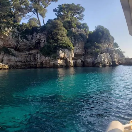 In Juan-les-pins Near Sandy Beaches Appartement Antibes