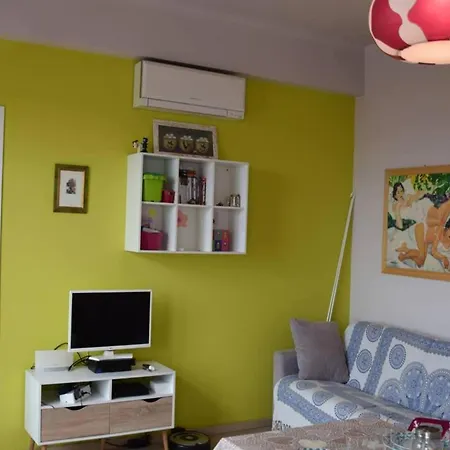 In Juan-les-pins Near Sandy Beaches Apartman