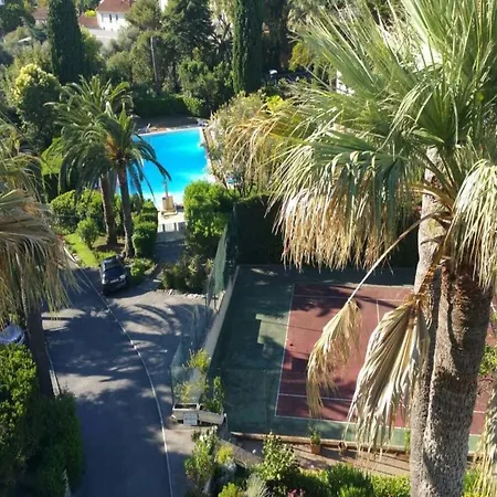 In Juan-les-pins Near Sandy Beaches Apartament